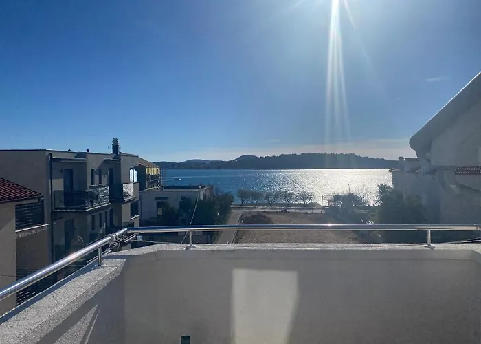 Apartman Sunny Srima